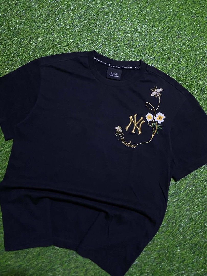 NY MLB (Category: Tshirts & Polo Shirts ) located in Manila. Submitted by franzenbal30332 (Listing ID 1463698457, Image 2). Description: NY MLB SIZE L WIDTH - 20.5 LENGTH - 28 COLOR RATE 9.5 EXCELLENT CONDI NO ISSUE.