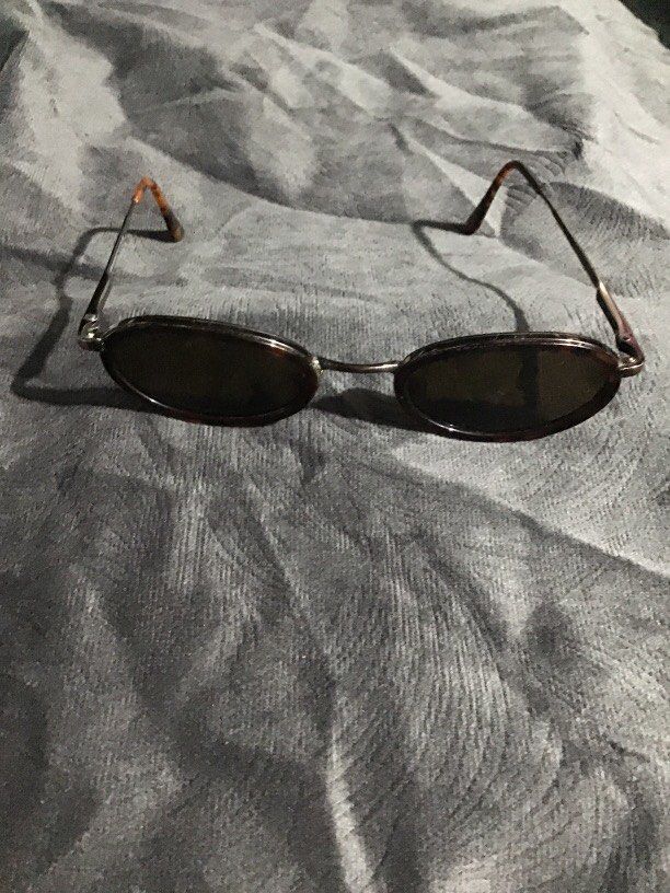 Oackley eyeglass (Category: Sunglasses & Eyewear) located in Baguio. Submitted by agozun61 (Listing ID 1463556794, Image 1). Description: Authentic oackley issues may grado and basag ang isang glass kita sa picture .
