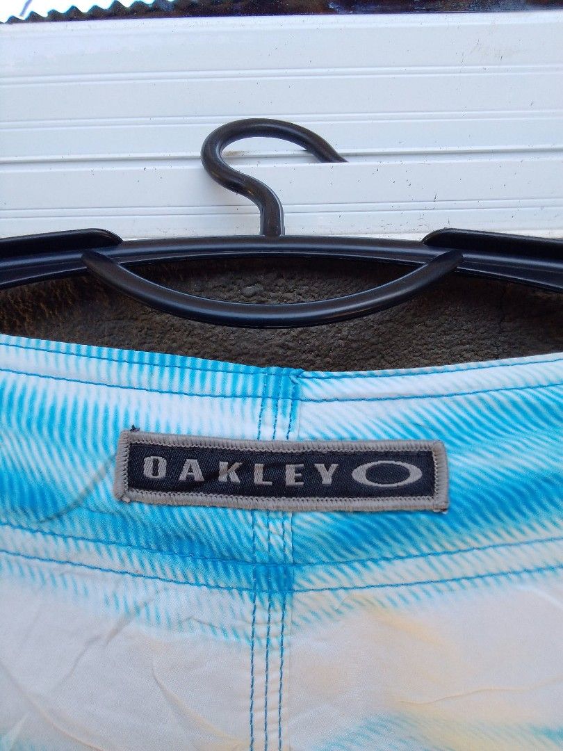 Oakley Boardshort (Category: Swim Trunks & Board Shorts) located in Manila. Submitted by triftedrhos (Listing ID 1463668425, Image 3). Description: Oakley Board Short size31 on tag 20L color rate 9.5/10 condition 9.3/10 just need wash ready to wear.