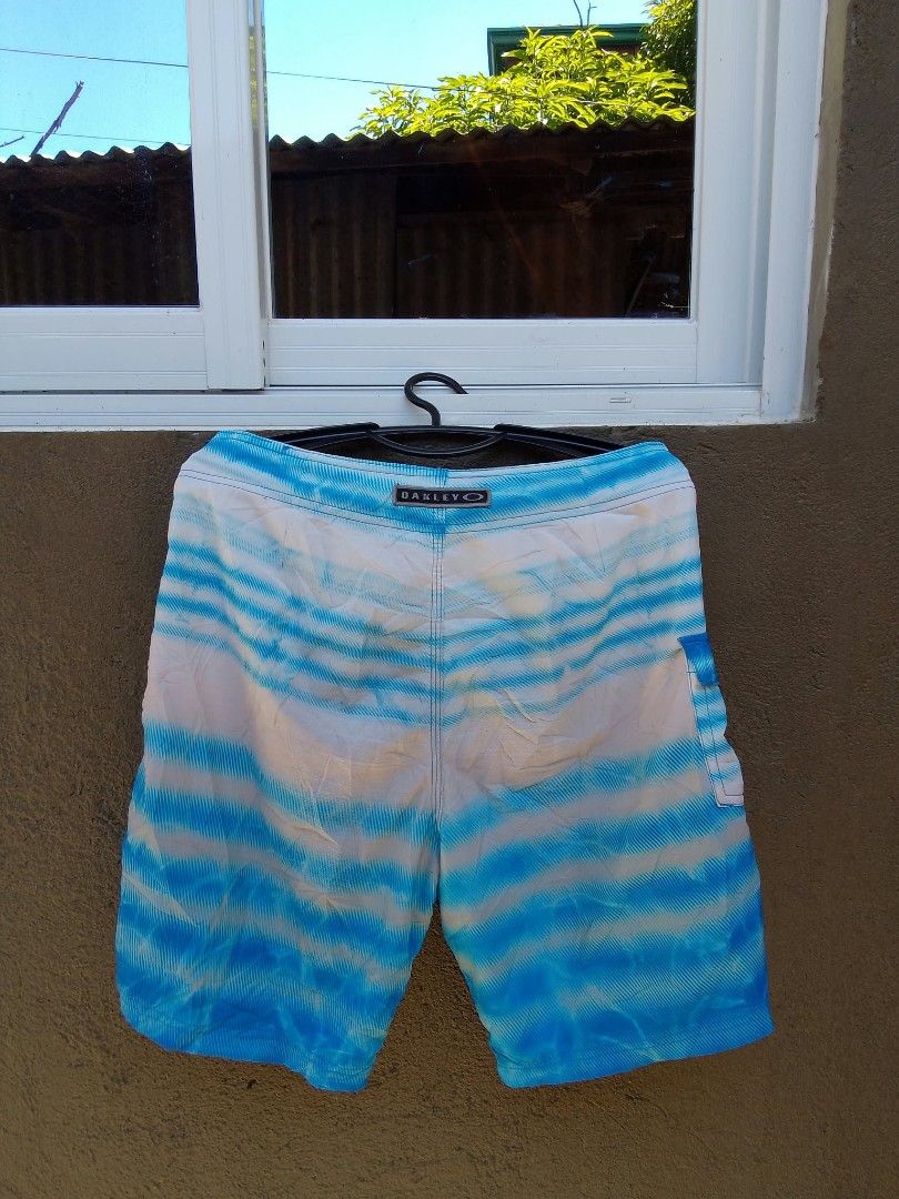 Oakley Boardshort (Category: Swim Trunks & Board Shorts) located in Manila. Submitted by triftedrhos (Listing ID 1463668425, Image 2). Description: Oakley Board Short size31 on tag 20L color rate 9.5/10 condition 9.3/10 just need wash ready to wear.
