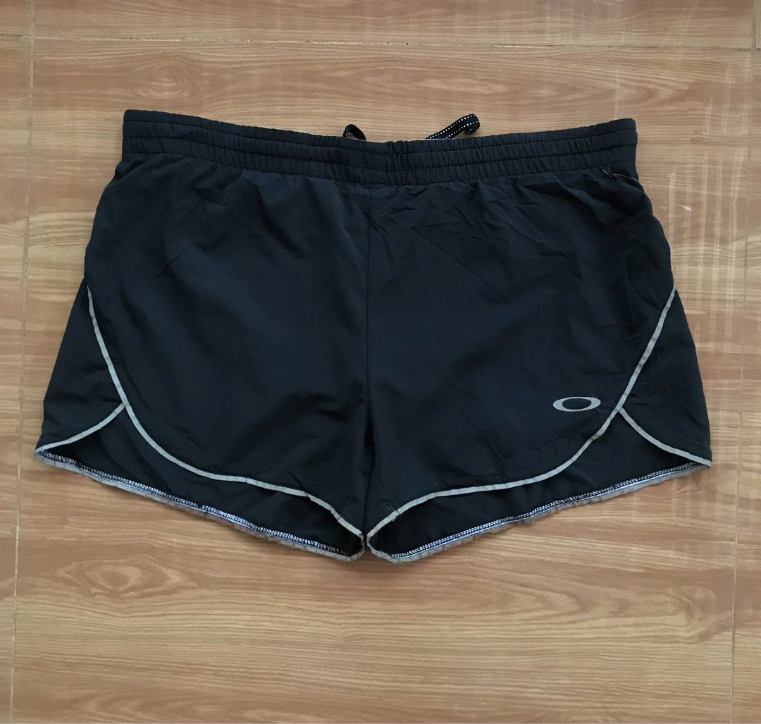 Oakley Running Short (Category: Activewear) located in Cebu City. Submitted by whytruekoy (Listing ID 1463592195, Image 2). Description: Oakley Running Short Authentic Size small Excellent.