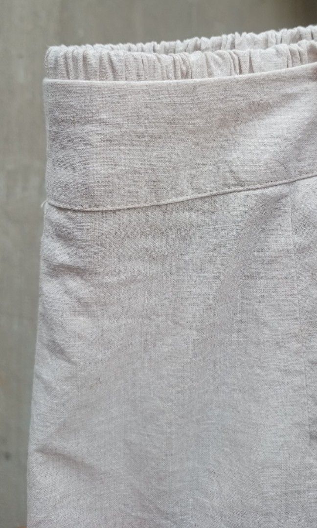 Oat Linen highwaist trouser (Category: Other Bottoms) located in Davao. Submitted by kannikasok1987 (Listing ID 1463583528, Image 2). Description: Wd side pocket Waist 24-28 (garterize) Hips 36 L 39 mall quality.