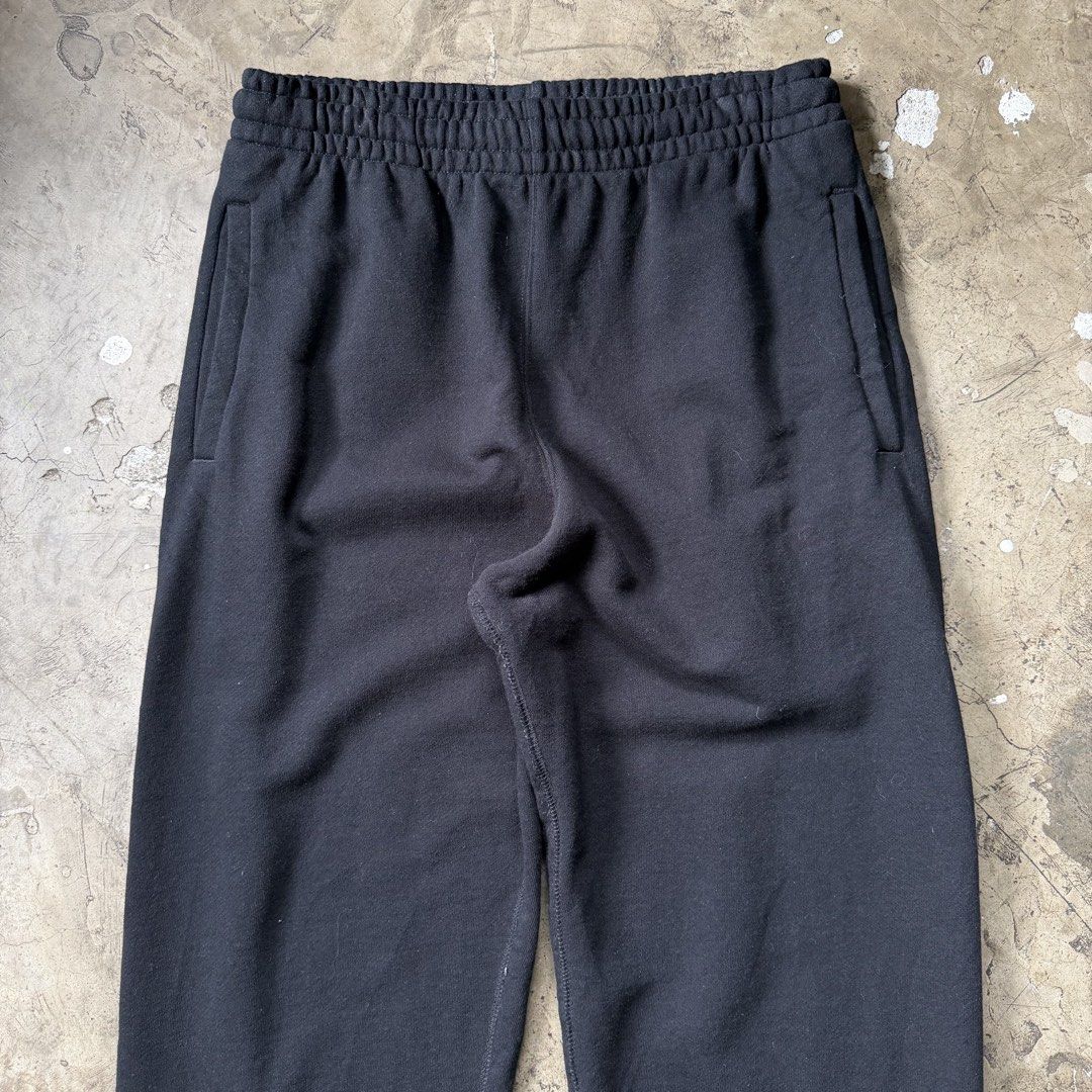 Off White - Black Sweatpants (Category: Joggers) located in Cavite. Submitted by 4118.ph (Listing ID 1463660506, Image 3). Description: Small on tag fits 30-34 Excellent condition Waist 15” Length 41” Inseam 30” Leg opening 6”.