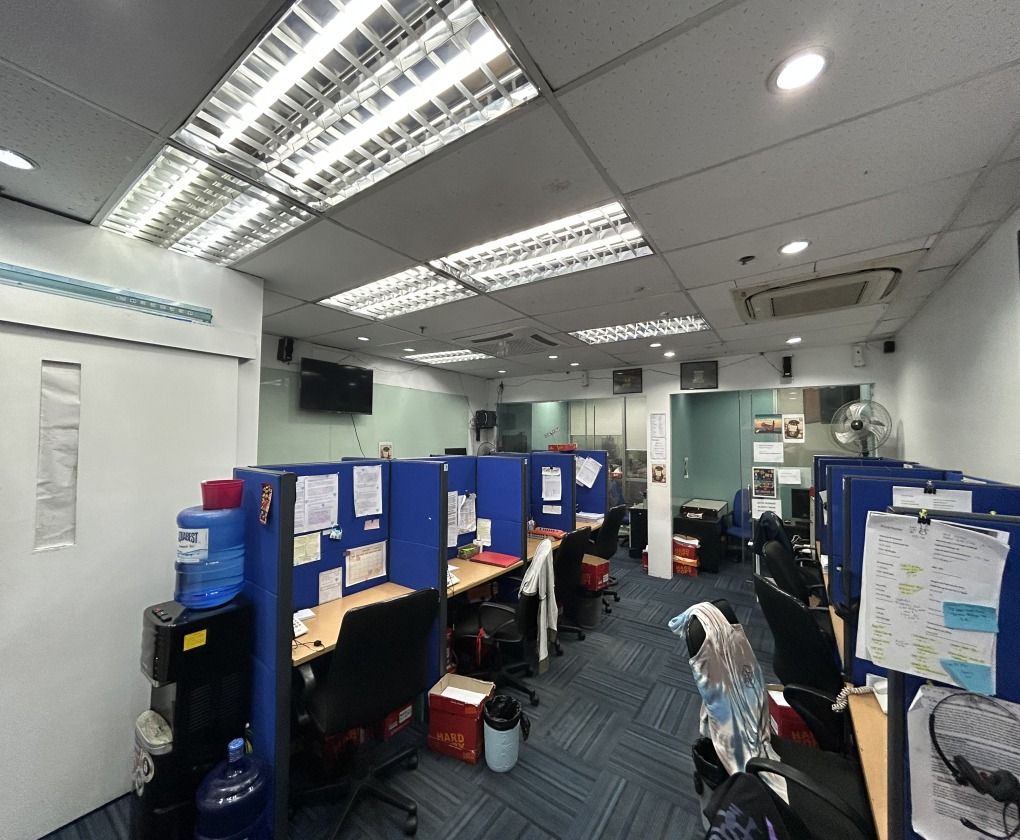 Office Unit at Cyber One Mall, Quezon City (Category: Commercial) located in Taguig. Submitted by jayroddanganan (Listing ID 1463681196, Image 3). Description: Property Code: DS88-004164 Location: Cyber One Mall, Quezon City Property Details Floor Area: 61 sqm Furnishing: Fitted Title Status: Clean Title Occupancy: Currently Tenanted Property Features ✔ 61 sqm commercial office unit ✔ Fitted and ready for office use ✔ Currently tenanted ✔ Clean t