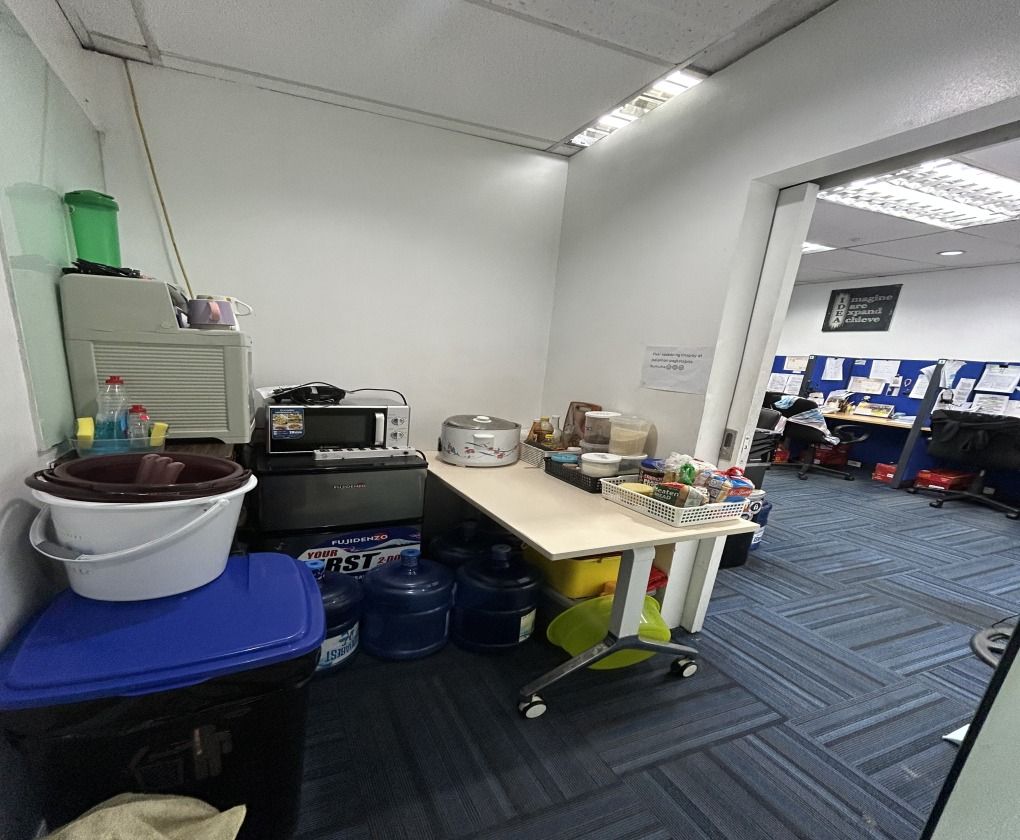 Office Unit at Cyber One Mall, Quezon City (Category: Commercial) located in Taguig. Submitted by jayroddanganan (Listing ID 1463681196, Image 2). Description: Property Code: DS88-004164 Location: Cyber One Mall, Quezon City Property Details Floor Area: 61 sqm Furnishing: Fitted Title Status: Clean Title Occupancy: Currently Tenanted Property Features ✔ 61 sqm commercial office unit ✔ Fitted and ready for office use ✔ Currently tenanted ✔ Clean t