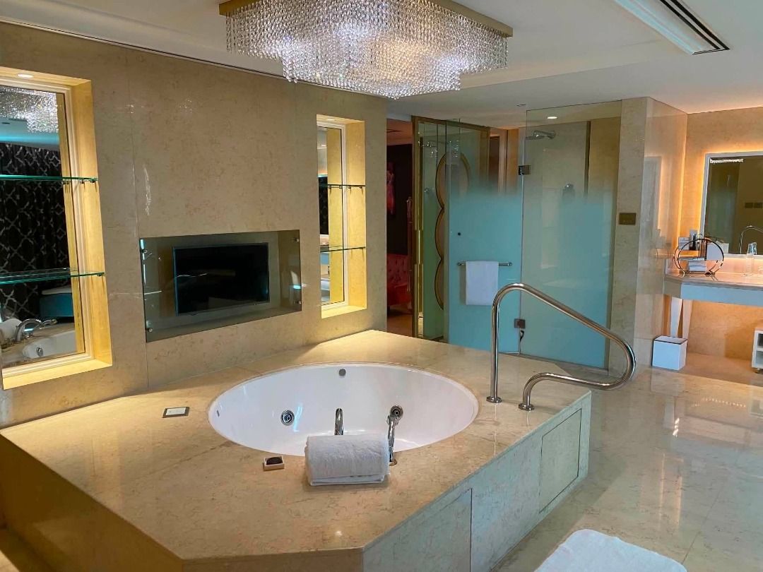 OK@DA Pearl Deluxe (Category: Vacation Rentals) located in Caloocan City. Submitted by kayeokadaparty (Listing ID 1463712807, Image 3). Description: With Jacuzzi.
