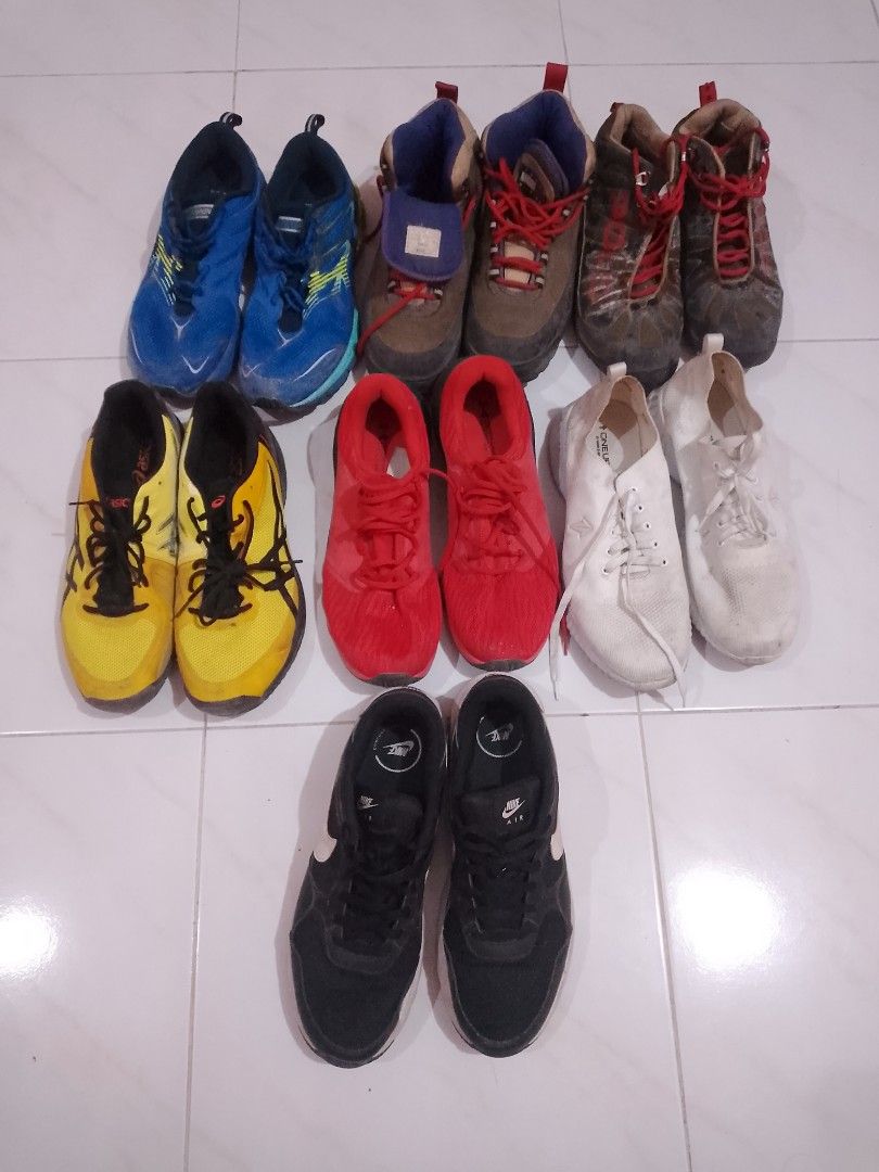 OLD AND USED SHOES (Category: Sneakers) located in Rizal. Submitted by denjinman13543 (Listing ID 1463599866, Image 1). Description: For sale old and used shoes PHP1600 All size 11, shipping shouldered by the buyer RFS: Decluttering .