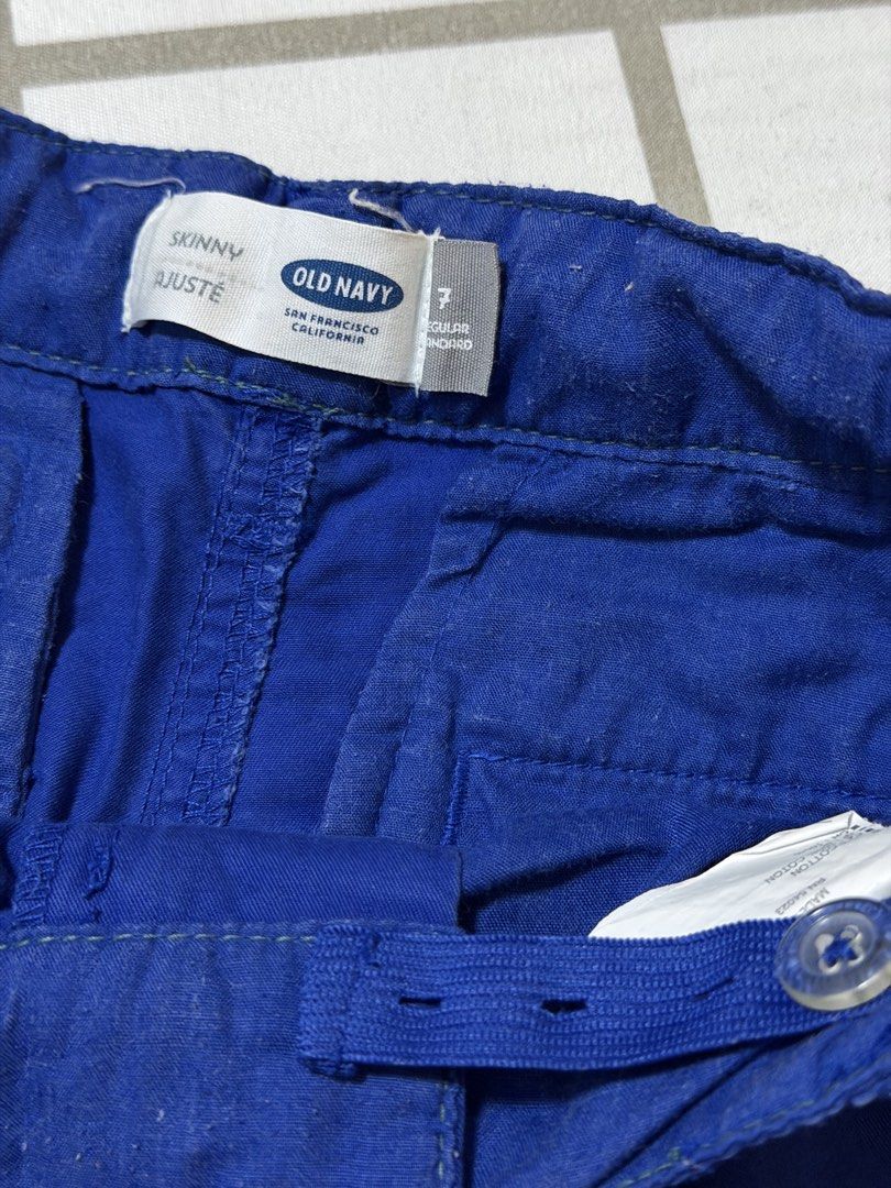 Old Navy Blue Skinny (Category: Babies & Kids Fashion) located in Mexico. Submitted by kjoybernabe (Listing ID 1463590921, Image 2). Description: - Blue Old Navy pants - Skinny fit - Adjustable waist for a perfect fit - Size 7 - Button and zip closure - Versatile for everyday wear, easily pairs with any top - RFS: Outgrown.