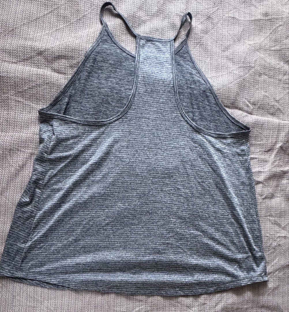 Old Navy gray top (Category: Activewear) located in Digos. Submitted by grandeactive (Listing ID 1463624605, Image 2). Description: .