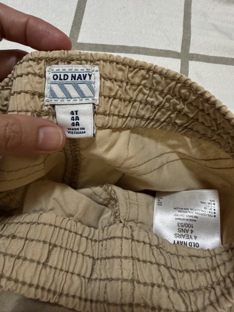 Old Navy Kids Khaki Shorts (Category: Babies & Kids Fashion) located in Mexico. Submitted by kjoybernabe (Listing ID 1463601124, Image 2). Description: - Brand: Old Navy - Type: Khaki Shorts - Size: 4 - RFS: Outgrown.