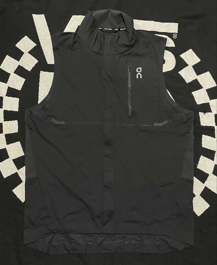 ON CLOUD VEST (Category: Luxury Apparel) located in Kalibo. Submitted by kramyar09 (Listing ID 1463561879, Image 1). Description: .