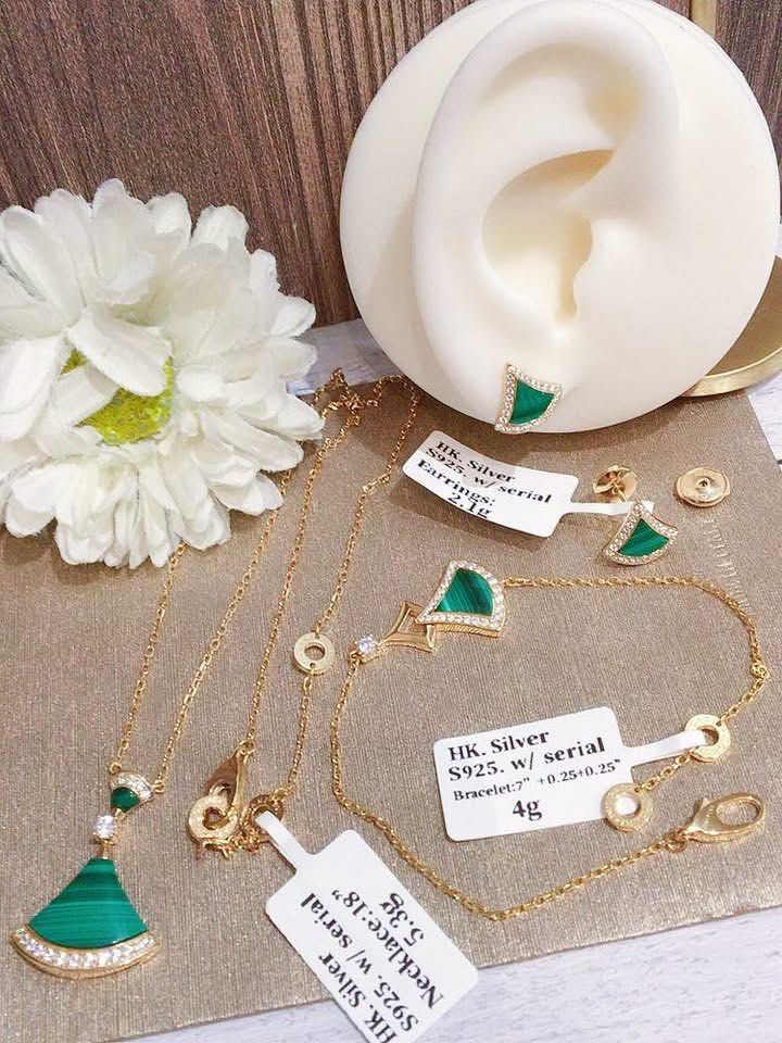 Onhand (Category: Luxury Accessories) located in Taytay. Submitted by prettypicks_1188 (Listing ID 1463617266, Image 3). Description: Onhand Silver Hk settings.