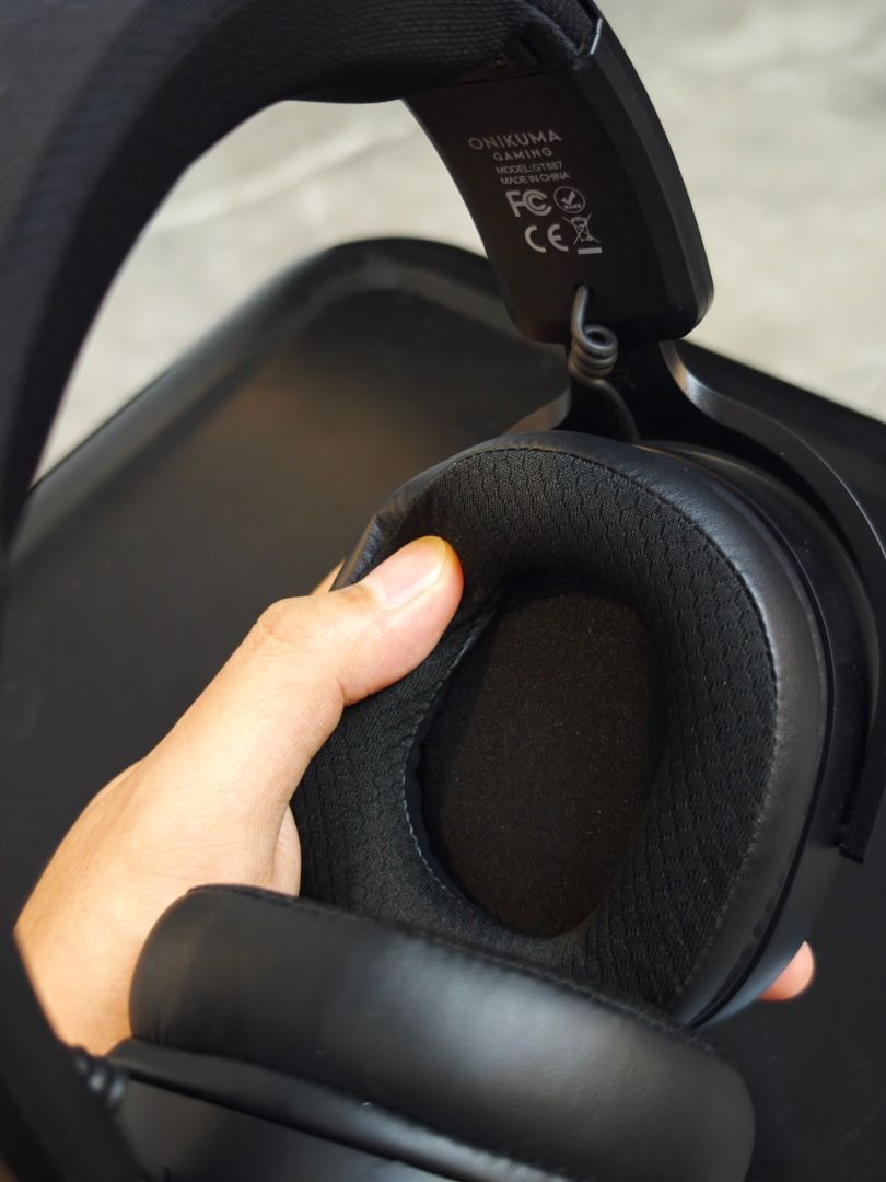 ONIKUMA GT887 Tri-Mode Gaming Headset (Category: Headphones & Headsets) located in San Pablo. Submitted by allfashionandtech (Listing ID 1463663596, Image 2). Description: SRP: 1900 ❌ Now: 1200 ✅ Condition: 10/10 Brand New RFS: Decluttering. Shipping: Add 50 only! Mode of payment: GCash, Maribank, PNB Courier: J&T Meetups: SM San Pablo, San Pablo City Plaza, Shakeys Maharlika Highway - ONIKUMA K10 Gaming Headset - Color: Black - Features: Comfort