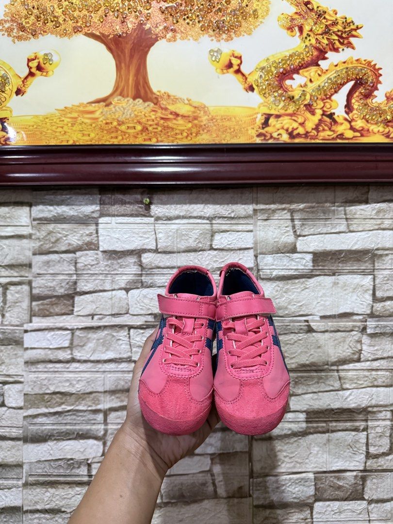 Onitsuka tiger pink kids | K12 (Category: Babies & Kids Fashion) located in Marikina City. Submitted by s_ng_s009 (Listing ID 1463589232, Image 3). Description: Authentic Us k12 / 18.5 cm Excellent condition No box 700 + sf.