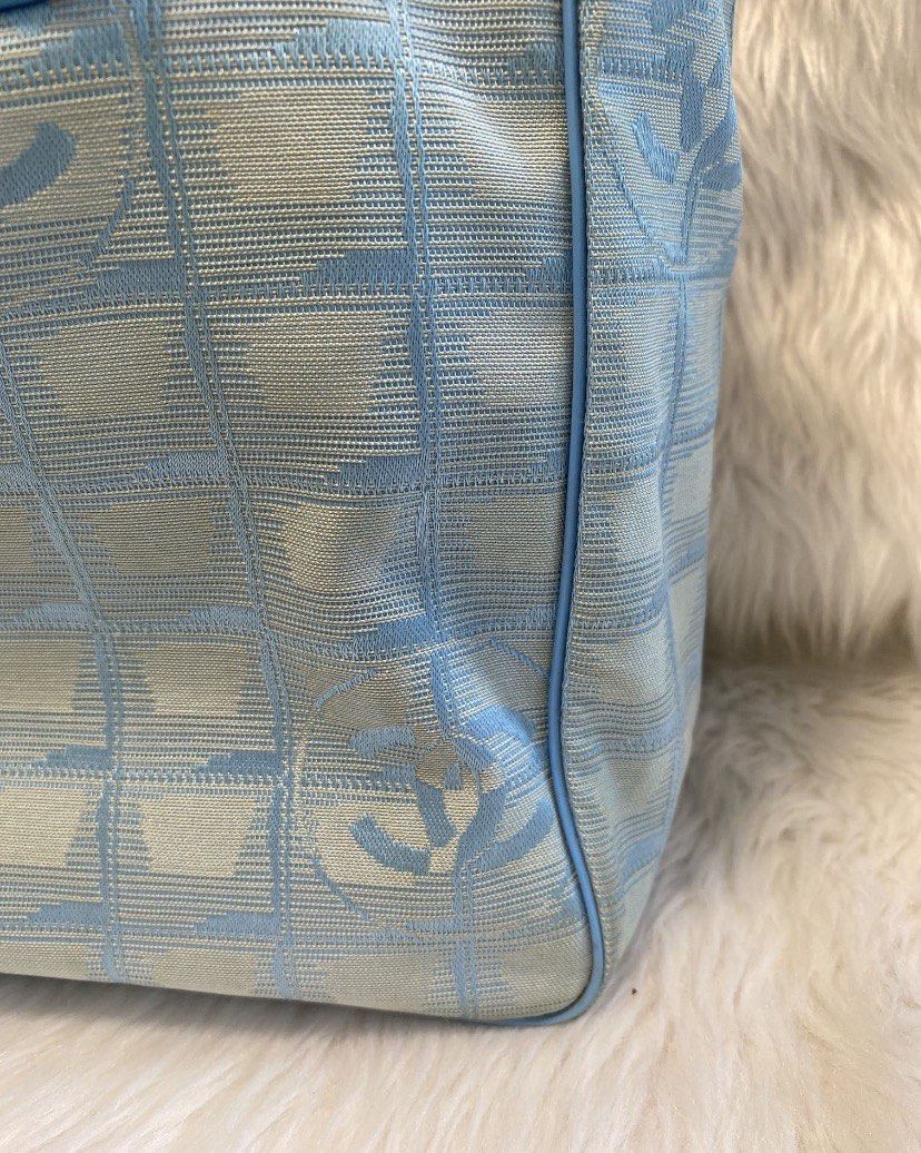 Orig Chanel tote bag (Category: Luxury Bags & Wallets) located in Manila. Submitted by calmforest-007b69 (Listing ID 1463267565, Image 3). Description: Original Chanel tote bag .