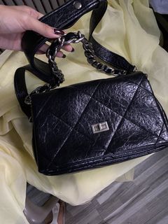 (Category: ) located in . Submitted by pc.thrift (Listing ID 1463638801, Image 1). Description: .