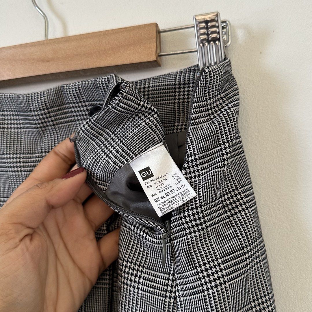 Original GU Plaid Overlap Skirt Small (Category: Skirts) located in Muntinlupa City. Submitted by loveontopsph (Listing ID 1463661332, Image 3). Description: Original GU Plaid Overlap Skirt Like New Medium on tag but better fit for Small Size 26-27 Side Zipper Closure Bought in Japan PHP450.