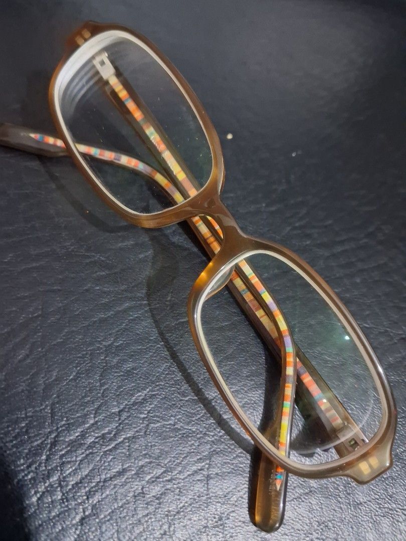 Original Paul Smith Eyewear Graded Replaceable Lens Made in Japan (Category: Sunglasses & Eyewear) located in Mandaluyong City. Submitted by daddyjpanlilio24 (Listing ID 1463709858, Image 1). Description: 1250 fix price+sf 51.17.138 No case No issue Mandaluyong Shipping/payment: Gcash/maya Jnt payment 1st no cod Lalamove payment upon rider pick up.