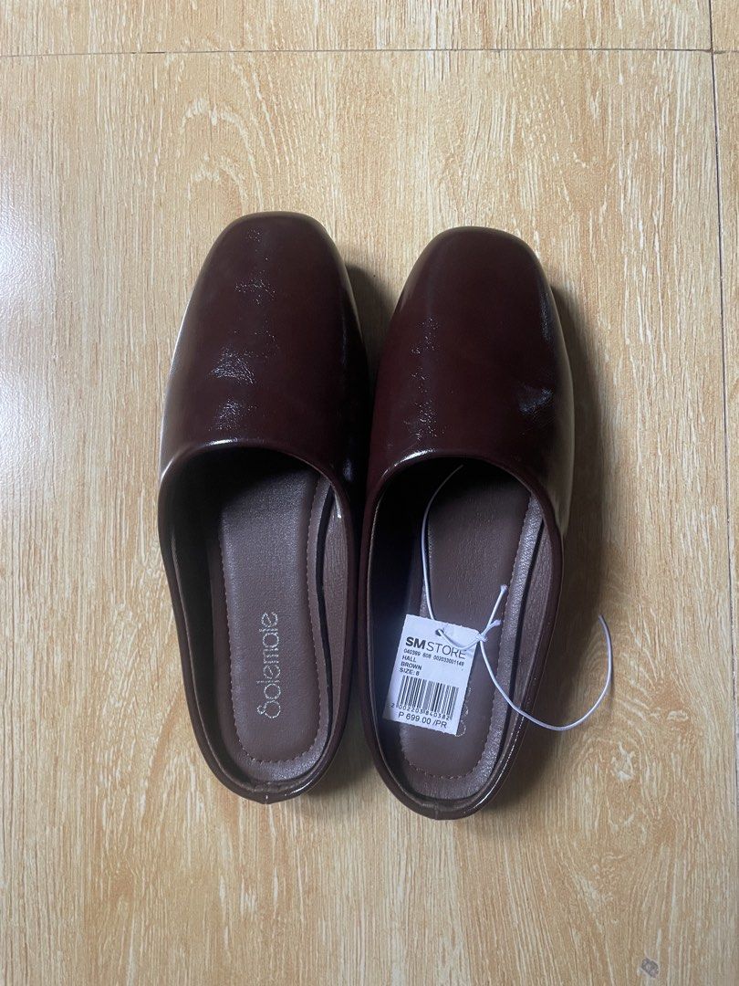 original solemate mules flat sandals dark brown leather (Category: Flats & Sandals) located in Antipolo. Submitted by demarts123456 (Listing ID 1463580960, Image 1). Description: bought for 699 rfs: binili ng mom ko para sakin pero di kasya lp 300.
