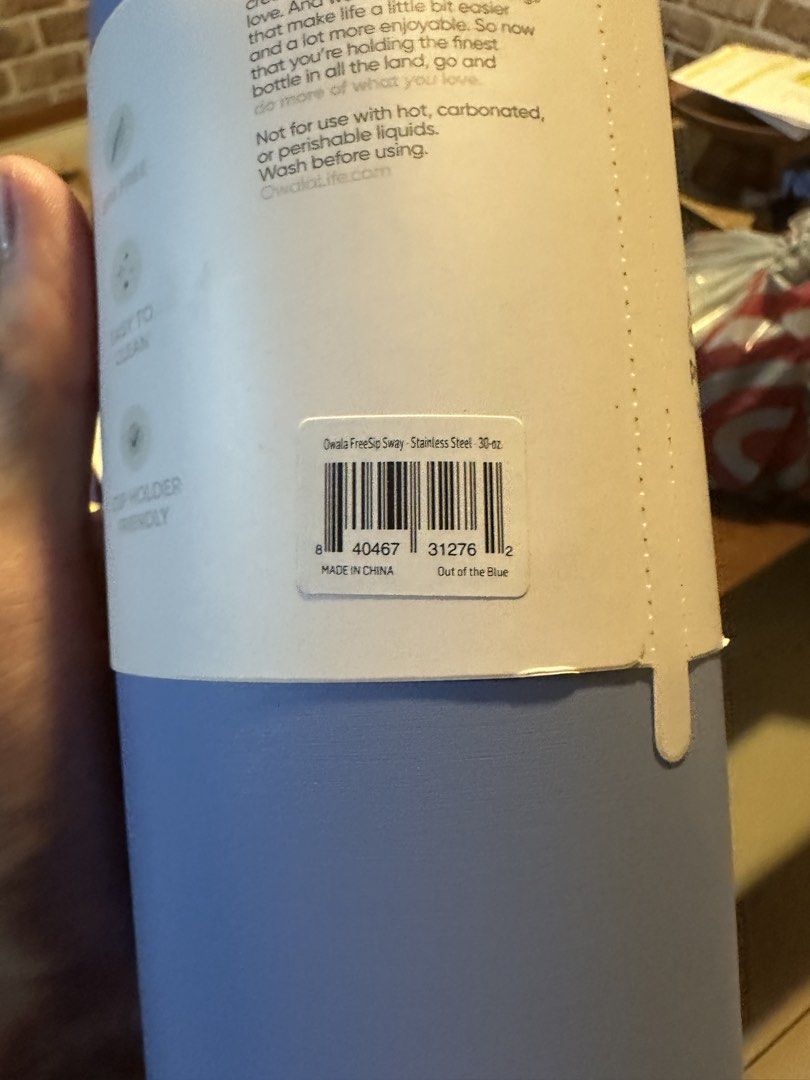 Owala Freesway 30oz Tumbler (Category: Water Bottles & Tumblers) located in Pasig City. Submitted by woahbenedict21 (Listing ID 1463640307, Image 3). Description: Brand New Bought abroad Target Mall (USA) No dents or scratches 30oz Does not include box since it was bought in target not in Owala store..