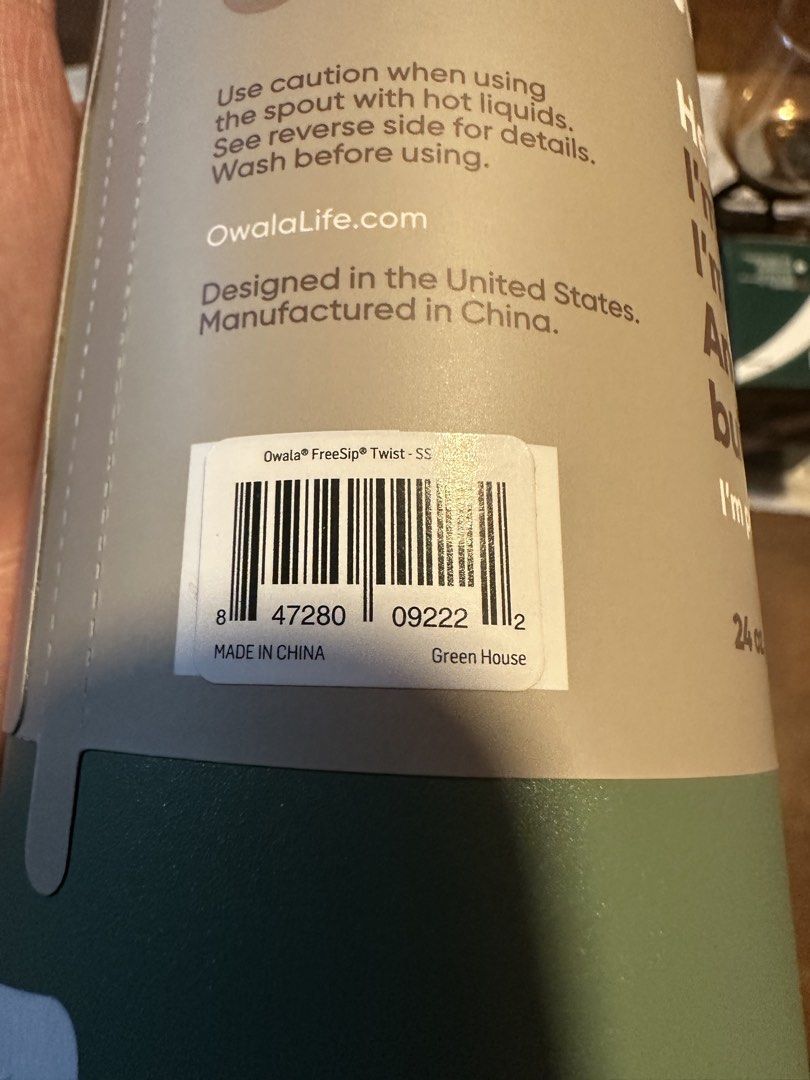 Owala Twist 24oz Tumbler (Category: Water Bottles & Tumblers) located in Pasig City. Submitted by woahbenedict21 (Listing ID 1463639808, Image 3). Description: Brand New Bought abroad Target Mall (USA) No dents or scratches 24oz Does not include box since it was bought in target not in Owala store..