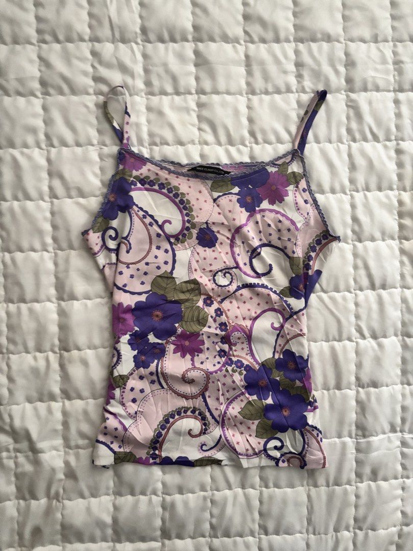 Paisley Floral Camisole (Category: Sleeveless) located in Tarlac. Submitted by lucyfinds (Listing ID 1463688476, Image 1). Description: .