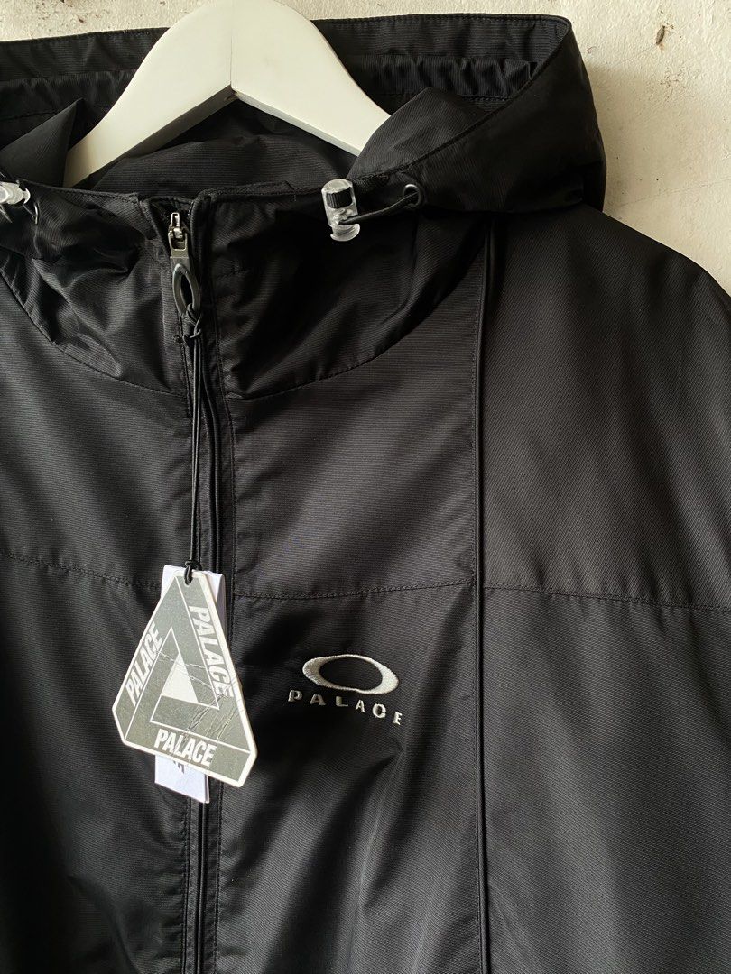 Palace x Oakley - Nitrofuel Jacket (Brandnew) (Category: Coats, Jackets and Outerwear) located in Puerto Princesa. Submitted by something___. (Listing ID 1463721993, Image 3). Description: Palace x Oakley - Nitrofuel Jacket (Brandnew) Tagged Size: Large (Dimension) Length: 28.5 Width: 25.5 Condition: Excellent Color rate: 10 Flaws: None.