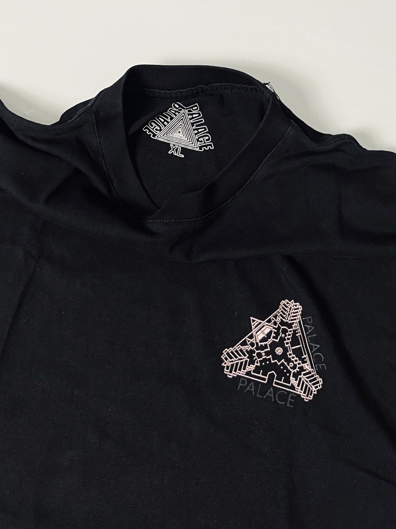 PALACE XL 9/10 cr (Category: Formal Shirts) located in Guinobatan. Submitted by garment_dept05 (Listing ID 1463712873, Image 2). Description: .