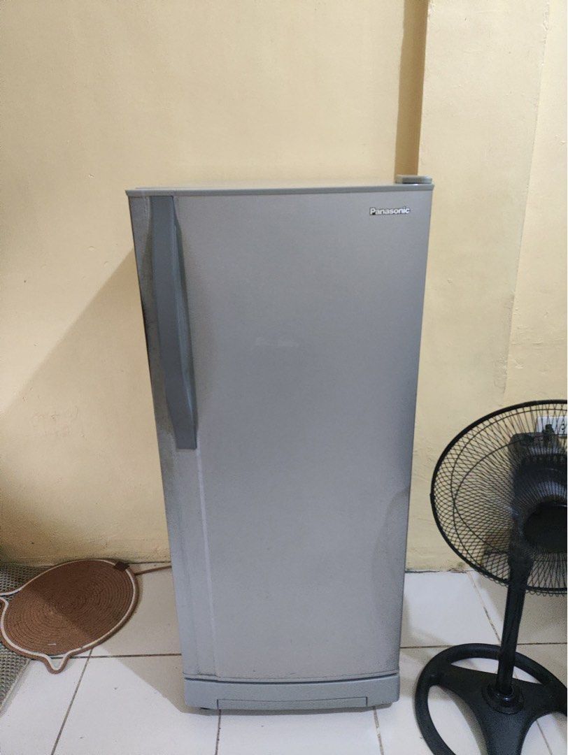 Panasonic Refrigerator (Category: Refrigerators and Freezers) located in Pateros City. Submitted by labulabs (Listing ID 1463556104, Image 1). Description: - Compact Panasonic refrigerator, ideal for small kitchens or apartments. - Multiple shelves and door compartments for organized storage. - Adjustable temperature control for optimal cooling. - Minor signs of wear inside, but in good working condition. - no lights - Ready for its new home!.