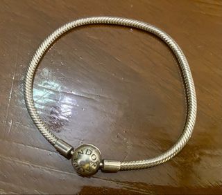 (Category: ) located in . Submitted by robi_brands_shop (Listing ID 1463702976, Image 1). Description: .