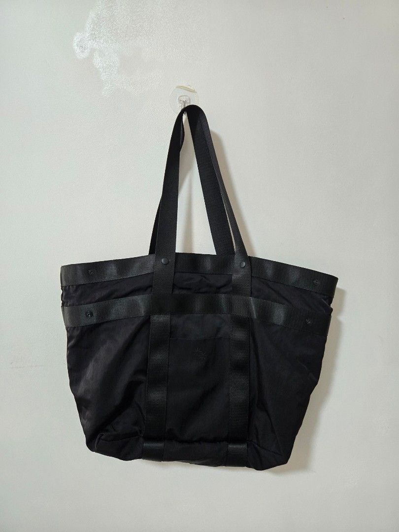 PAPERBUNNY MULTI-WAY TOTE EBONY (Category: Tote Bags) located in Cagayan de Oro. Submitted by itsnaja (Listing ID 1463686182, Image 1). Description: can be used as everyday working bag, workout bag or travel bag. rfs: decluttering.