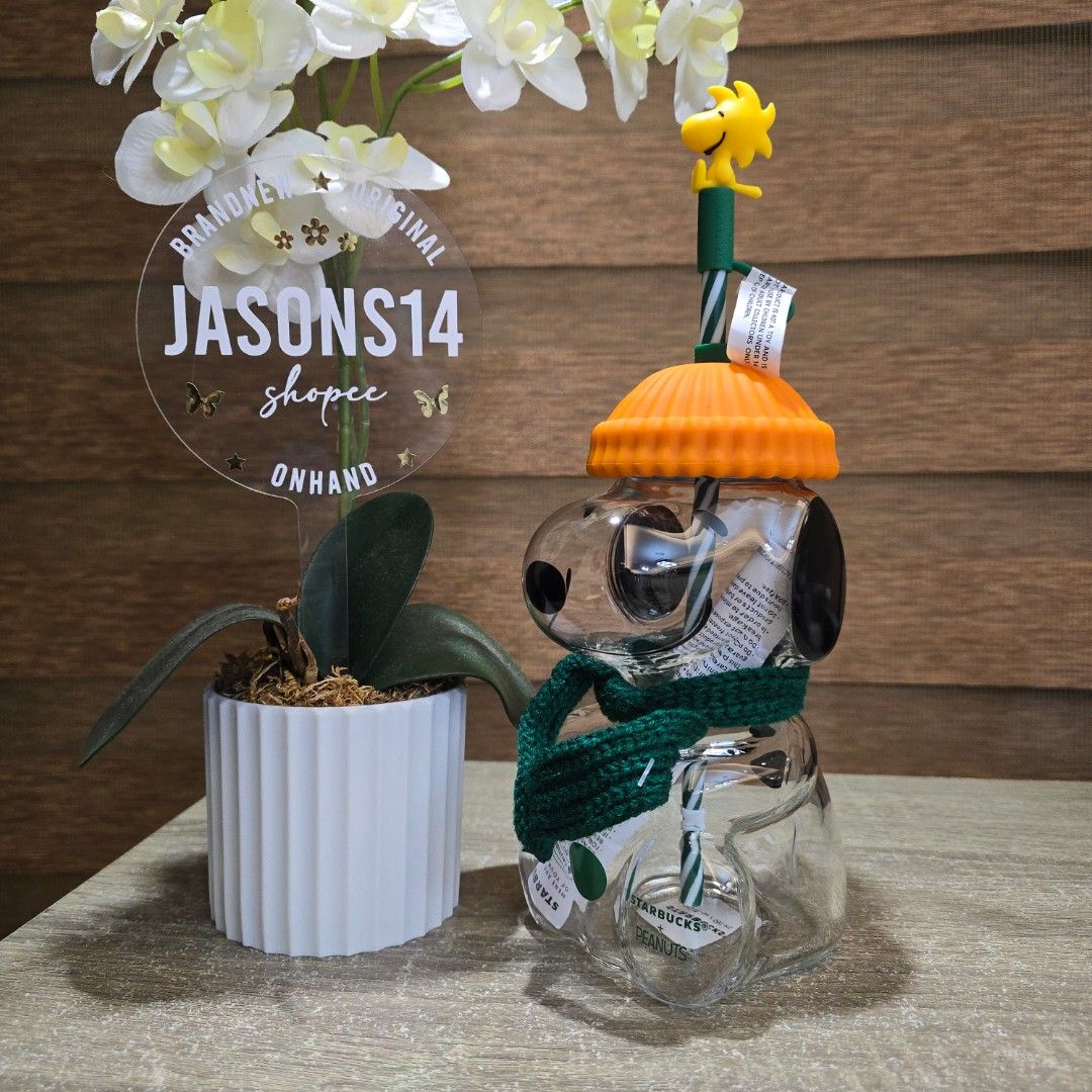 Peanuts x Starbucks Snoopy Glass Cold Cup (Category: Water Bottles & Tumblers) located in San Juan City. Submitted by jasonsshopee (Listing ID 1463608972, Image 2). Description: .