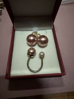 (Category: ) located in . Submitted by aprilluxcloset0812 (Listing ID 1463737493, Image 1). Description: .