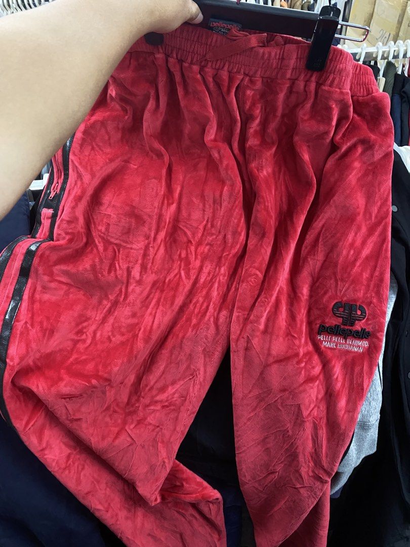 Pelle pelle (Category: Sleep and Loungewear) located in Manila. Submitted by vizcarrach03925 (Listing ID 1463666511, Image 1). Description: .