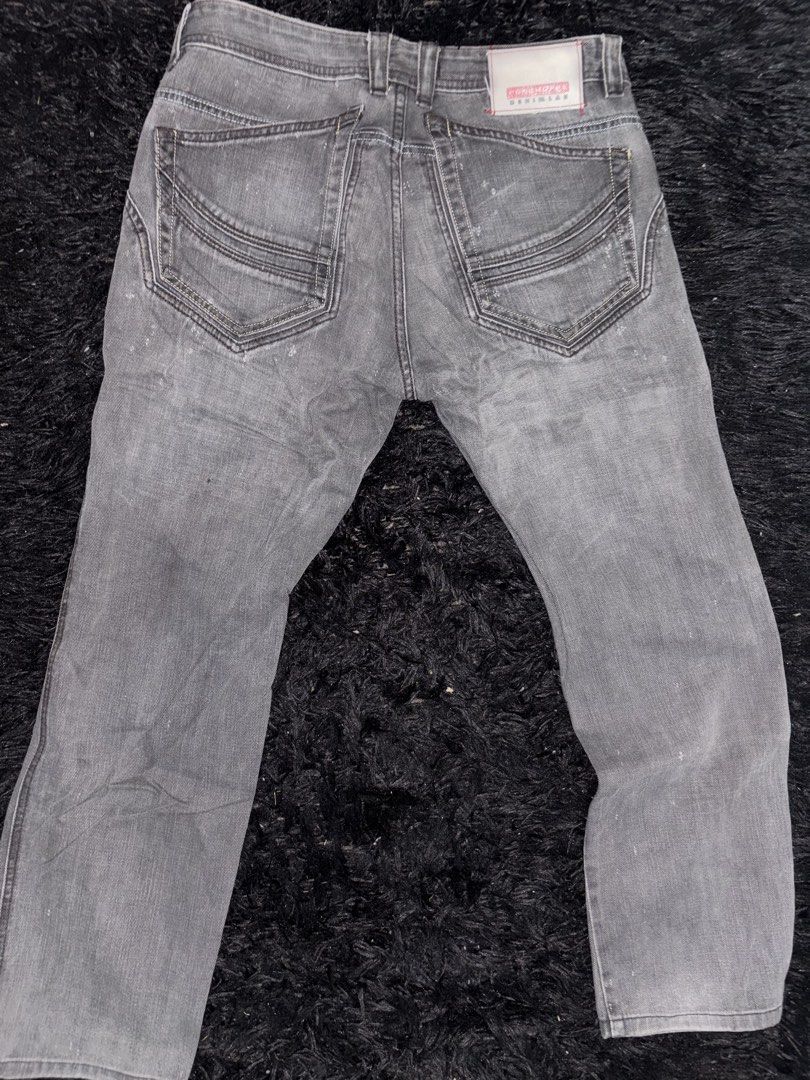 Penshoppe Pants (Authentic) (Category: Jeans) located in Naga. Submitted by g4wkgawk (Listing ID 1463701761, Image 2). Description: Brand: Penshoppe Authentic Size: Waist 34 on tag Color: Stonewashed Grey / Charcoal Condition: 10/10 Saktong sakto pang daily. Di na kasya e. Pwede meet up pag malapit lang sa lugar. negotiable naman po!!! .