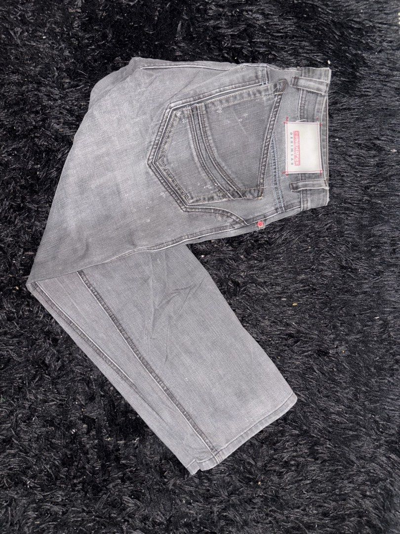 Penshoppe Pants (Authentic) (Category: Jeans) located in Naga. Submitted by g4wkgawk (Listing ID 1463701761, Image 1). Description: Brand: Penshoppe Authentic Size: Waist 34 on tag Color: Stonewashed Grey / Charcoal Condition: 10/10 Saktong sakto pang daily. Di na kasya e. Pwede meet up pag malapit lang sa lugar. negotiable naman po!!! .