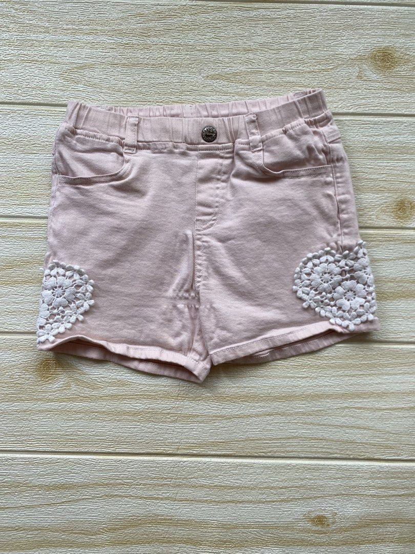Perimitz shorts (Category: Babies & Kids Fashion) located in Cebu City. Submitted by yjainani (Listing ID 1463616122, Image 1). Description: size 130.