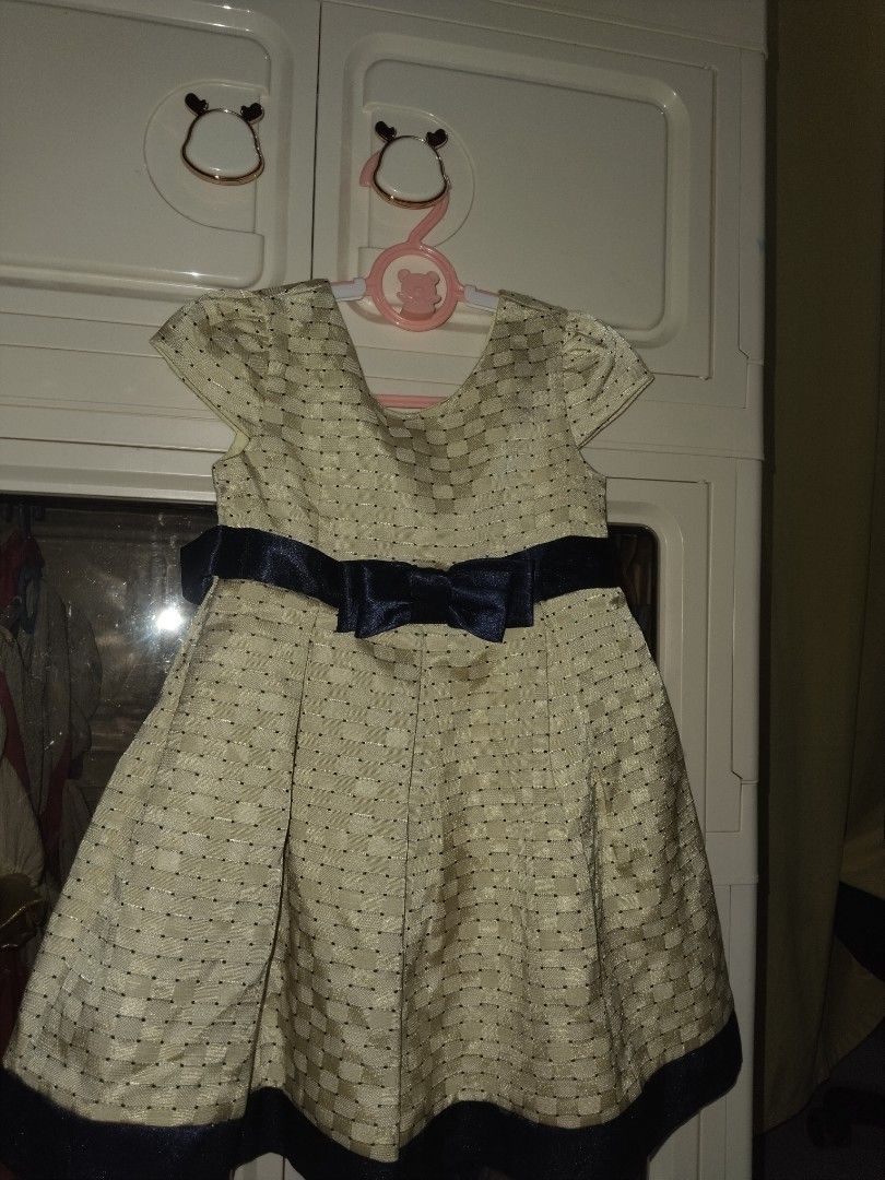 Periwinkle dress 2y on tag (Category: Babies & Kids Fashion) located in Cavite. Submitted by krisandrakian (Listing ID 1463715229, Image 1). Description: bigay lang, used once.