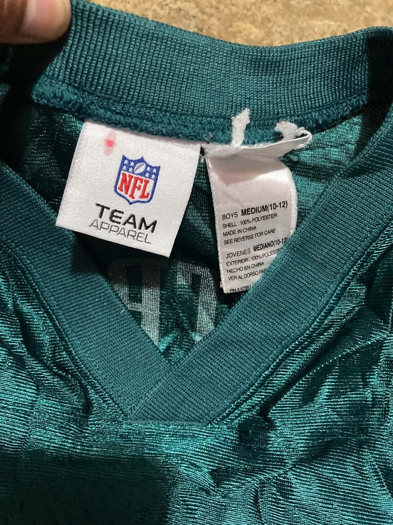 Philadelphia Eagles Brian Westbrook #36 NFL Jersey (Category: Activewear) located in Pasay City. Submitted by ken_98 (Listing ID 1463590772, Image 1). Description: - Authentic Philadelphia Eagles jersey - Features Brian Westbrook's name and number 36 - Teal green color with white and black accents - Ideal for any Eagles fan - Show your team spirit! SIZE 10-12 YRS OLD.