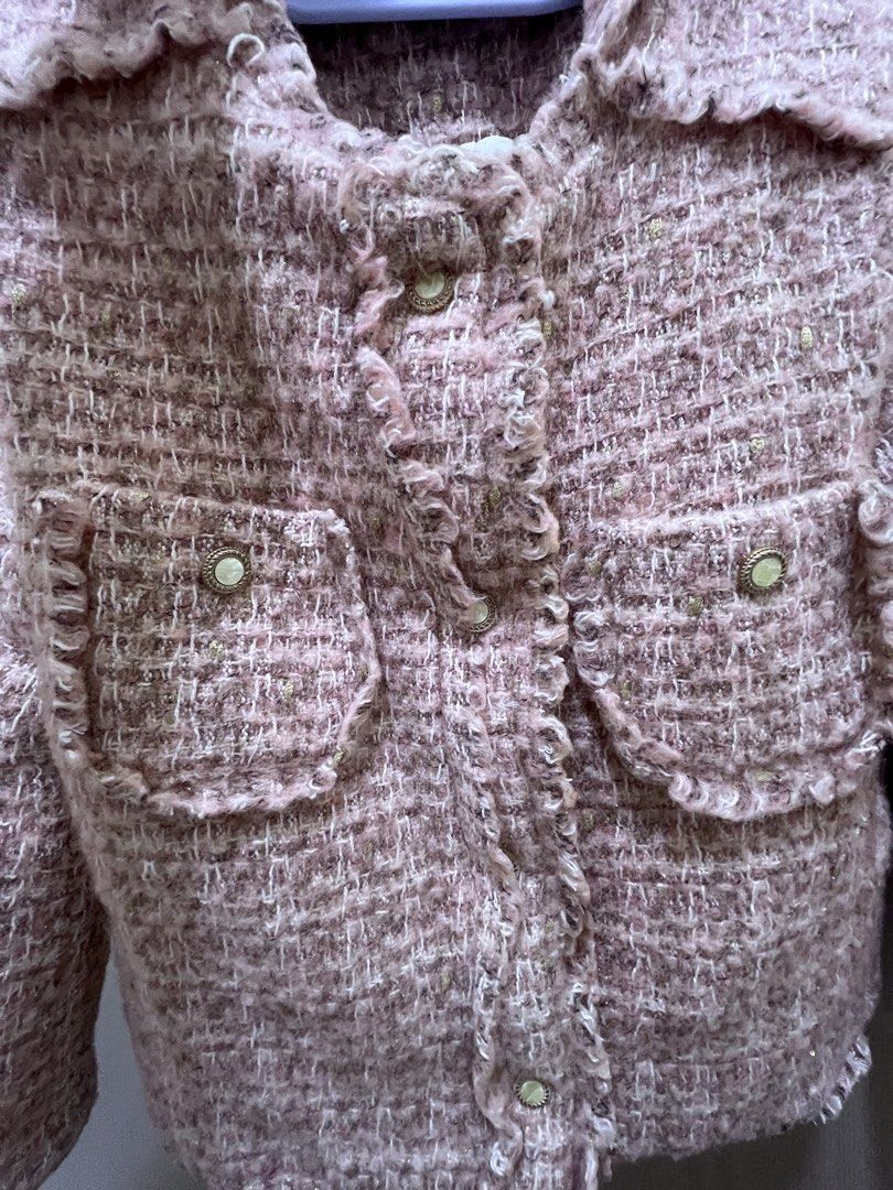 Pink blazer/Winter Jacket (Category: Coats, Jackets and Outerwear) located in Quezon City. Submitted by cozykath (Listing ID 1463698787, Image 2). Description: .