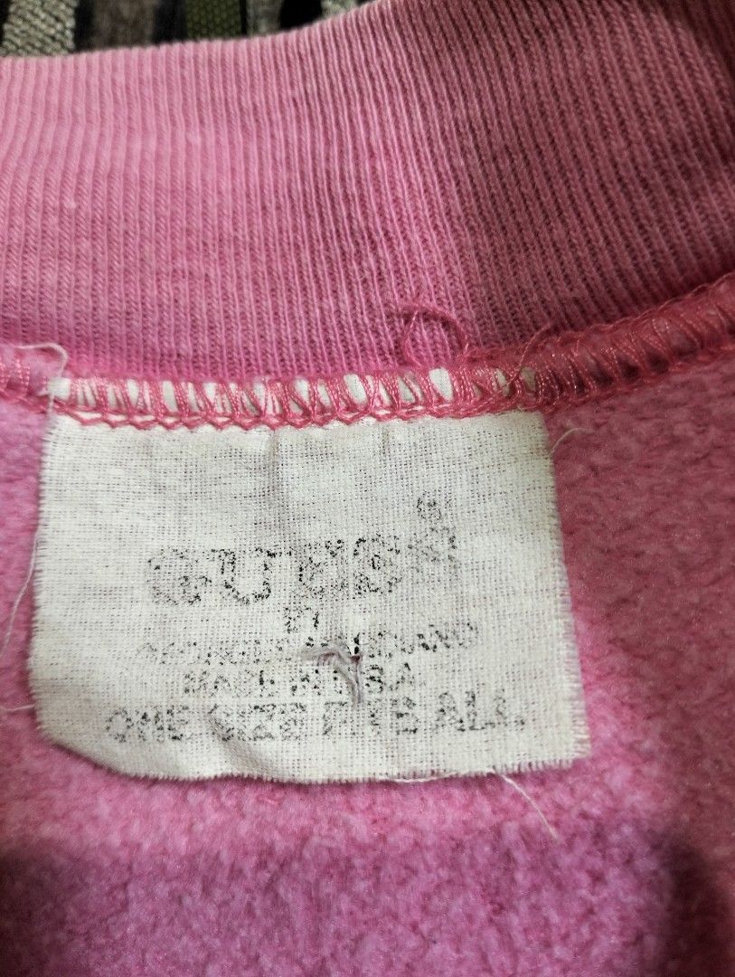 Pink Guess University Sweatshirt (Category: Coats, Jackets and Outerwear) located in Taguig. Submitted by conniemdcruz (Listing ID 1463643838, Image 2). Description: - Super cute pink Guess University sweatshirt - Fits like a size S/M, but is one size fits all - Features a bold and colorful graphic - Ideal for casual wear - A must-have for any Guess fan vintage guess medium 22.5x26 very good condition 500 .