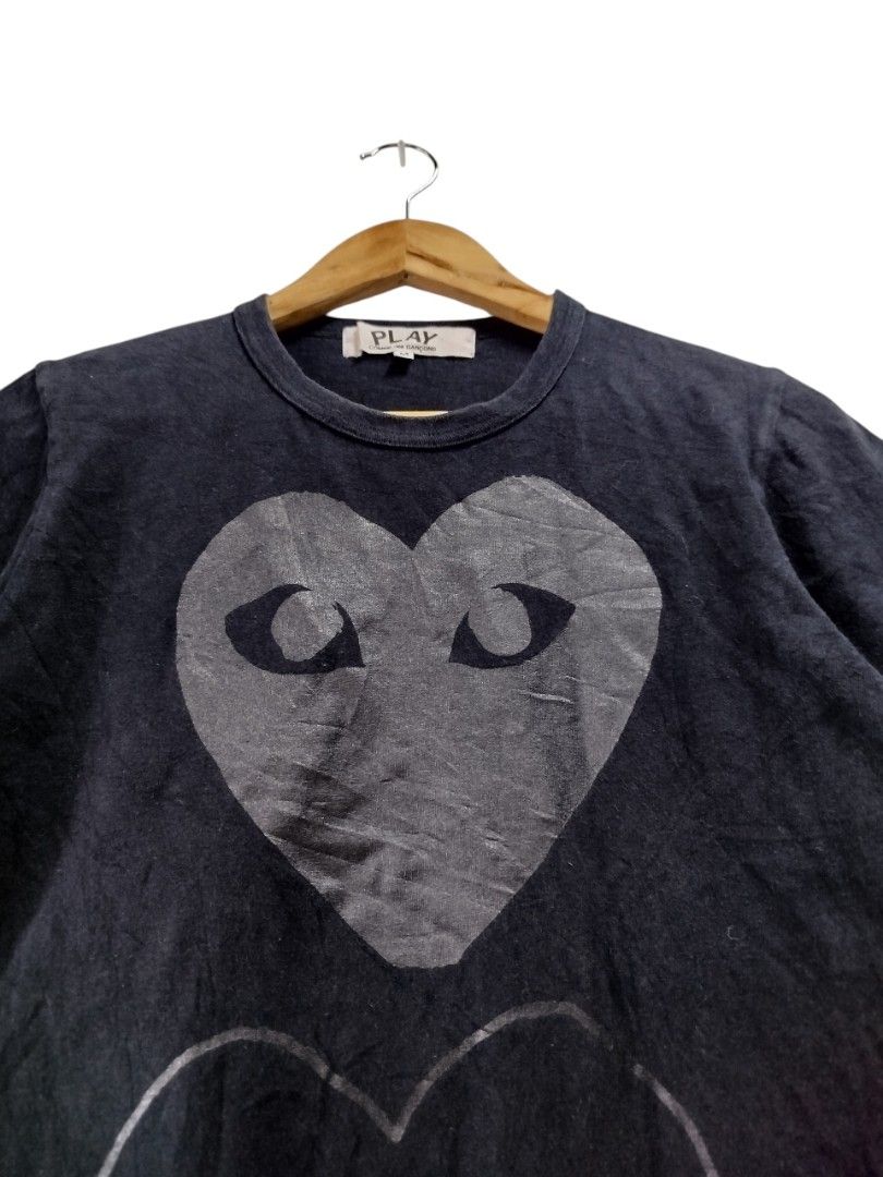 PLAY CDG DOUBLE HEART BLACK SHIRT (Category: Shirts) located in Bayombong. Submitted by Gentlemans_ClosEt (Listing ID 1463649627, Image 3). Description: PLAY CDG DOUBLE HEART BLACK SHIRT (💯% guaranteed authentic) searchable code SIZE MEDIUM ON TAG DIMES: W17 X L23 EXCELLENT CONDITION NO ISSUE.