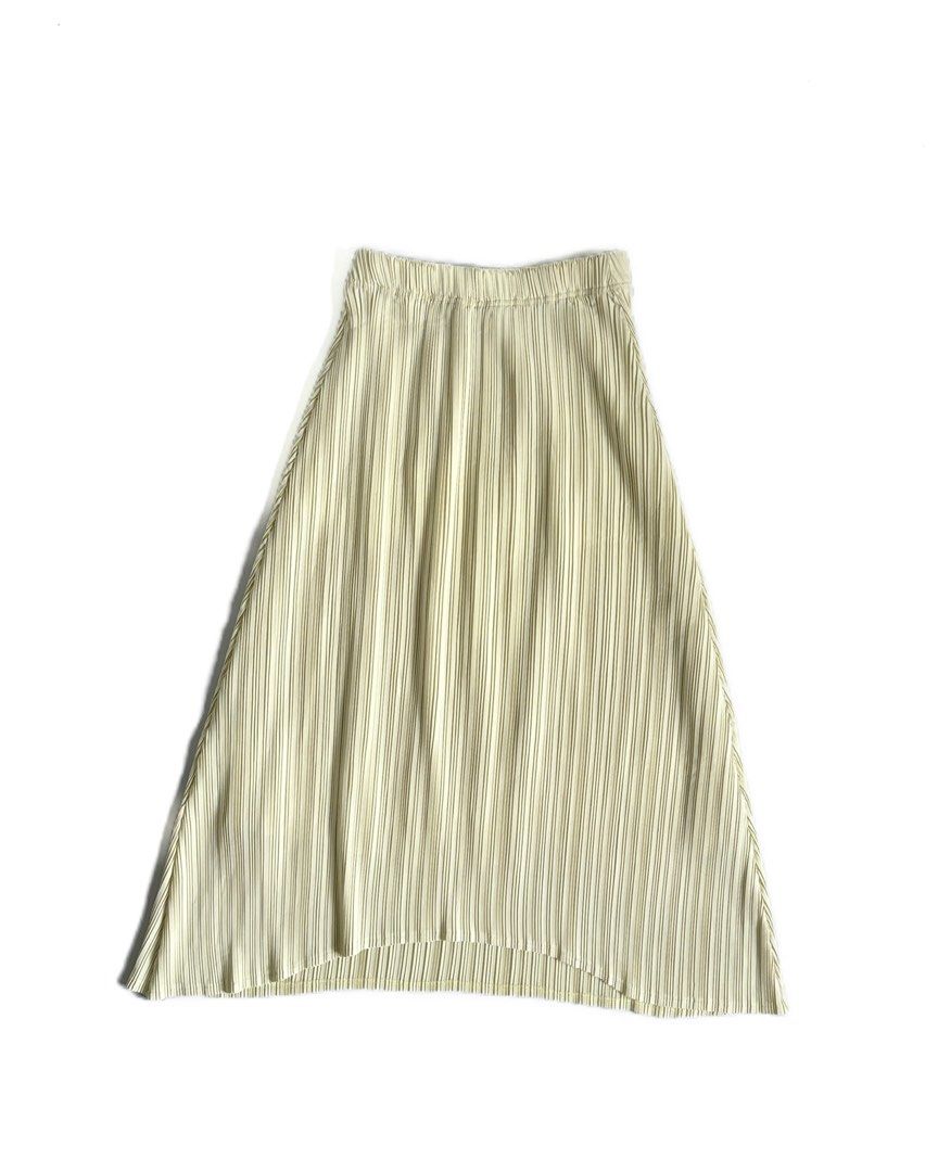 Pleated Midi Skirt - Cream (Category: Skirts) located in Tarlac. Submitted by kr_closet (Listing ID 1463674598, Image 1). Description: - Cream colored midi skirt - All-over pleated design - Comfortable elastic waistband - Flowy A-line silhouette - Versatile for dressing up or down.