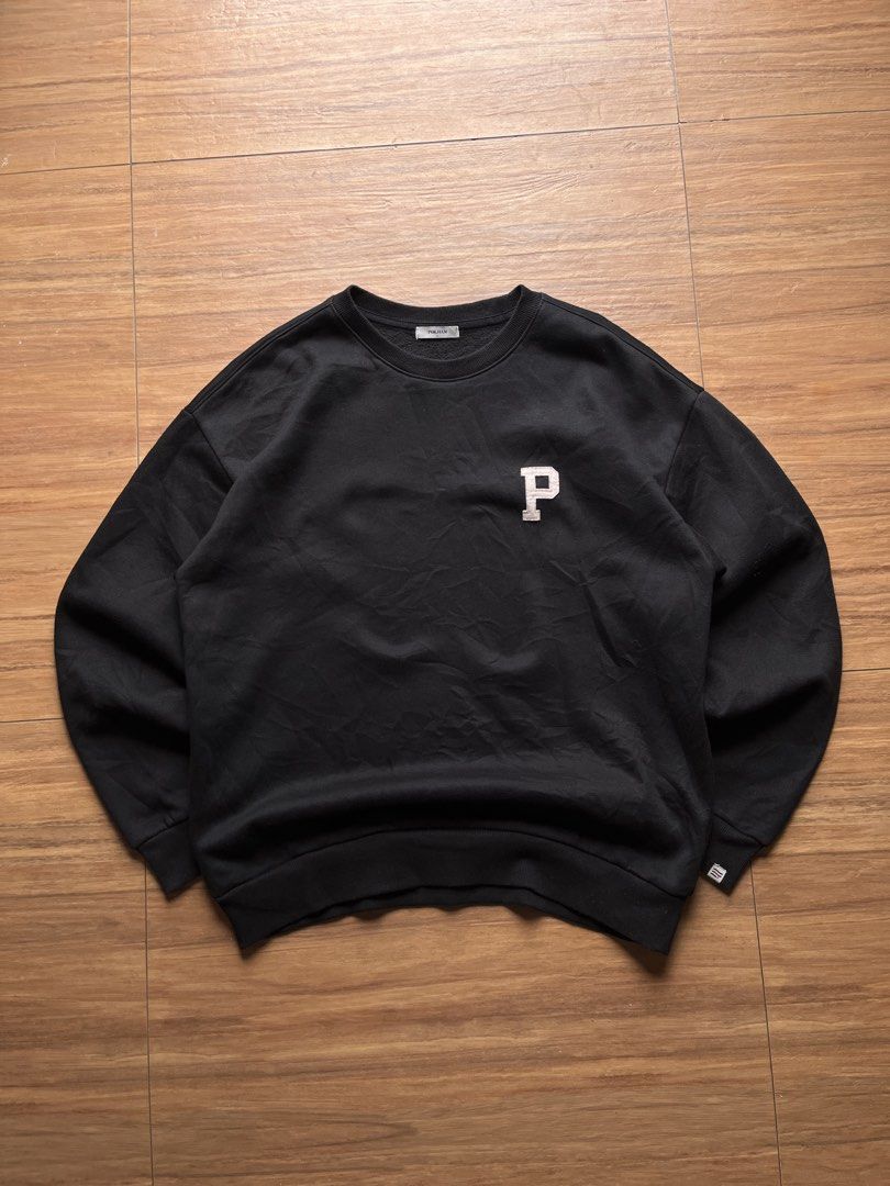 Polham Basic Sweatshirt (Category: Coats, Jackets and Outerwear) located in Davao. Submitted by spilled.bins (Listing ID 1463683774, Image 1). Description: Polham Basic Sweatshirt Width: 22in Length: 27in Large Measurement Lints Excellent Condition Mine: ₱400 . +shipping fee on top . Model Reference: Height: 5’5 feet Weight: 68kg.