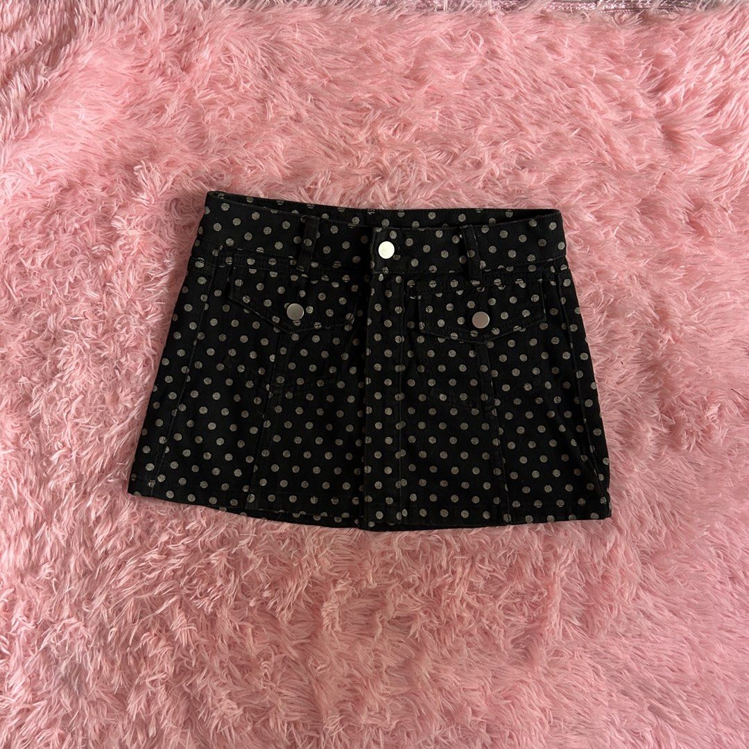 polka dots micro denim skirt (Category: Skirts) located in Liloan. Submitted by fairymary.ph (Listing ID 1463634504, Image 1). Description: READ BIO BEFORE BUYING✨ 🧚🏻size: 26 🧚🏻length: 11.5” 🧚🏻color rate: 10/10 🧚🏻overall condition: 10/10 (no issue) 📍cebu happy shopping! 🪷.