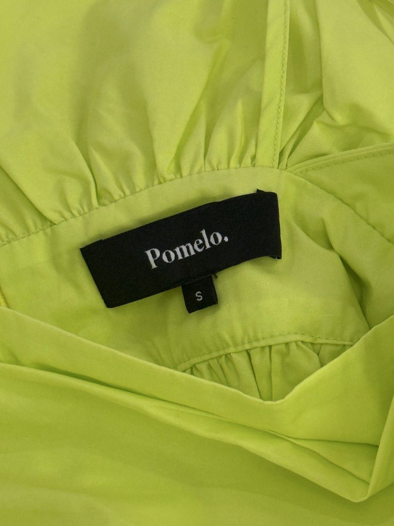 Pomelo Neon Green Peplum Cami Top (Category: Sleeveless) located in Tarlac. Submitted by samdeclutters_ (Listing ID 1463657294, Image 3). Description: - Size: S - Fabric: Cotton Poplin - Never worn, only washed once - RFS: Couldn’t find an event to wear it to.