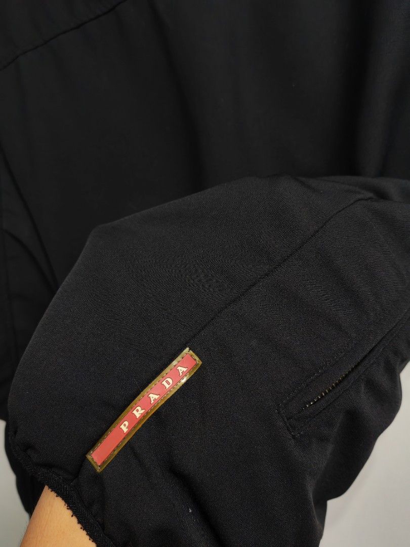 Prada Linea Rossa Jacket Gartred Zipper for Jogging Red Tab (Category: Luxury Apparel) located in Baguio. Submitted by luxuryph2600_eric (Listing ID 1463712977, Image 3). Description: Prada Linea Rossa Designed Gartred Zipper Red Tab 📌 Details⬇️⬇️⬇️ 📍Excellent Condition 📍Dimes 22*27 📍Color Rate 10/10 📍Size Medium - Large 💰 PRICE 3000 FREE SHIPING 📌Loc. Baguio City Shipping Via J&T Reminder : Items are Thrifted and carefully Selected from T