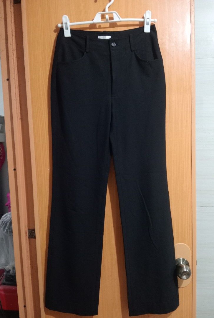 Preloved Black Trouser Pants Slacks (Category: Other Bottoms) located in Manila. Submitted by cenasells (Listing ID 1463720448, Image 2). Description: Preloved Waist : 26-27 inches Length : 40 inches Color : Black Fabric : Poly & Rayon ( maganda tela bagsak ).