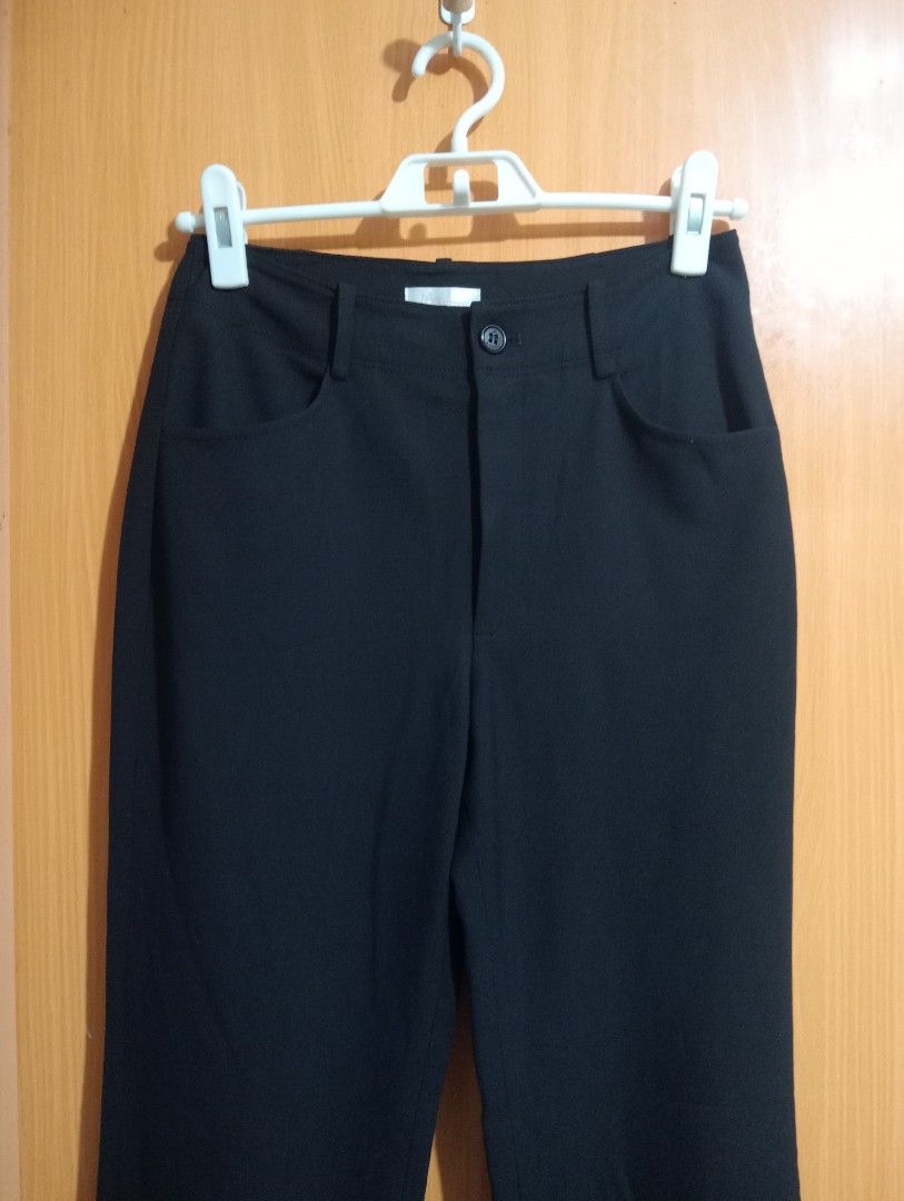 Preloved Black Trouser Pants Slacks (Category: Other Bottoms) located in Manila. Submitted by cenasells (Listing ID 1463720448, Image 3). Description: Preloved Waist : 26-27 inches Length : 40 inches Color : Black Fabric : Poly & Rayon ( maganda tela bagsak ).