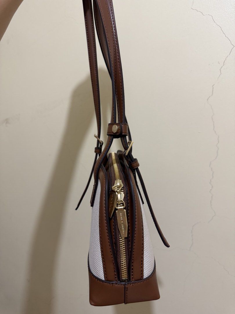 Preloved Charles & Keith bag (Category: Shoulder Bags) located in Las Pinas. Submitted by colaynn (Listing ID 1463591438, Image 3). Description: .